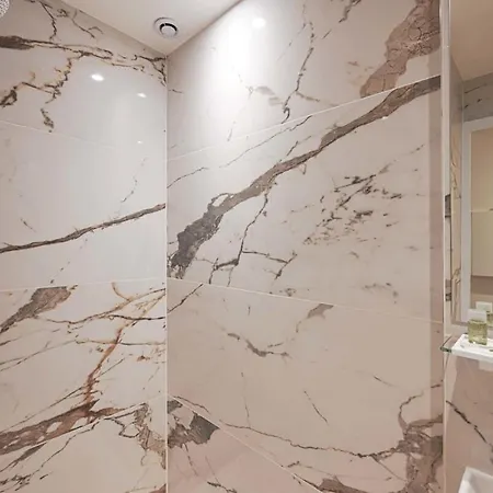 Romantic And Refined In The Heart Of *